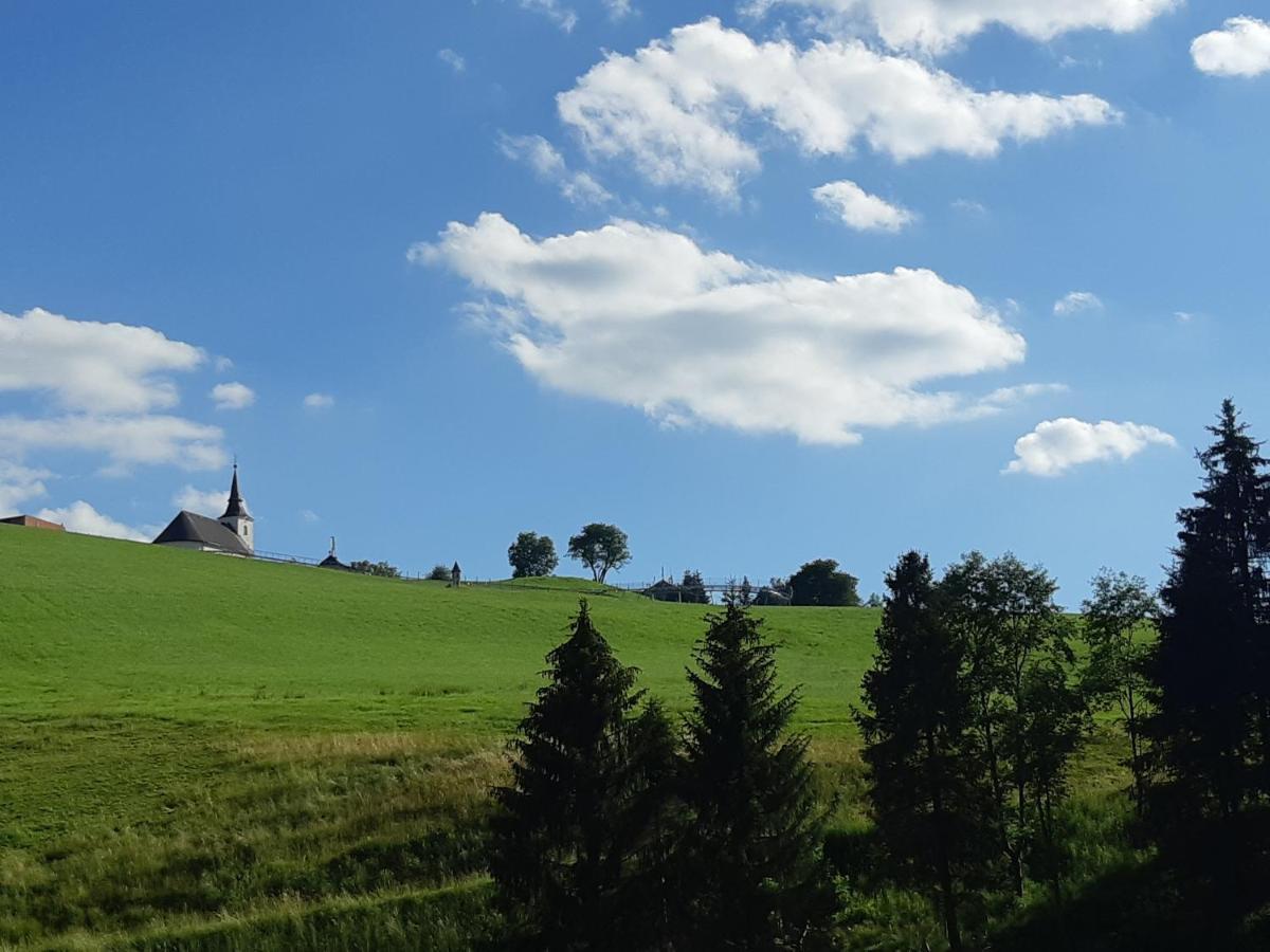 Gasthof Klug Zum Ehrensepp Modriach Buitenkant foto