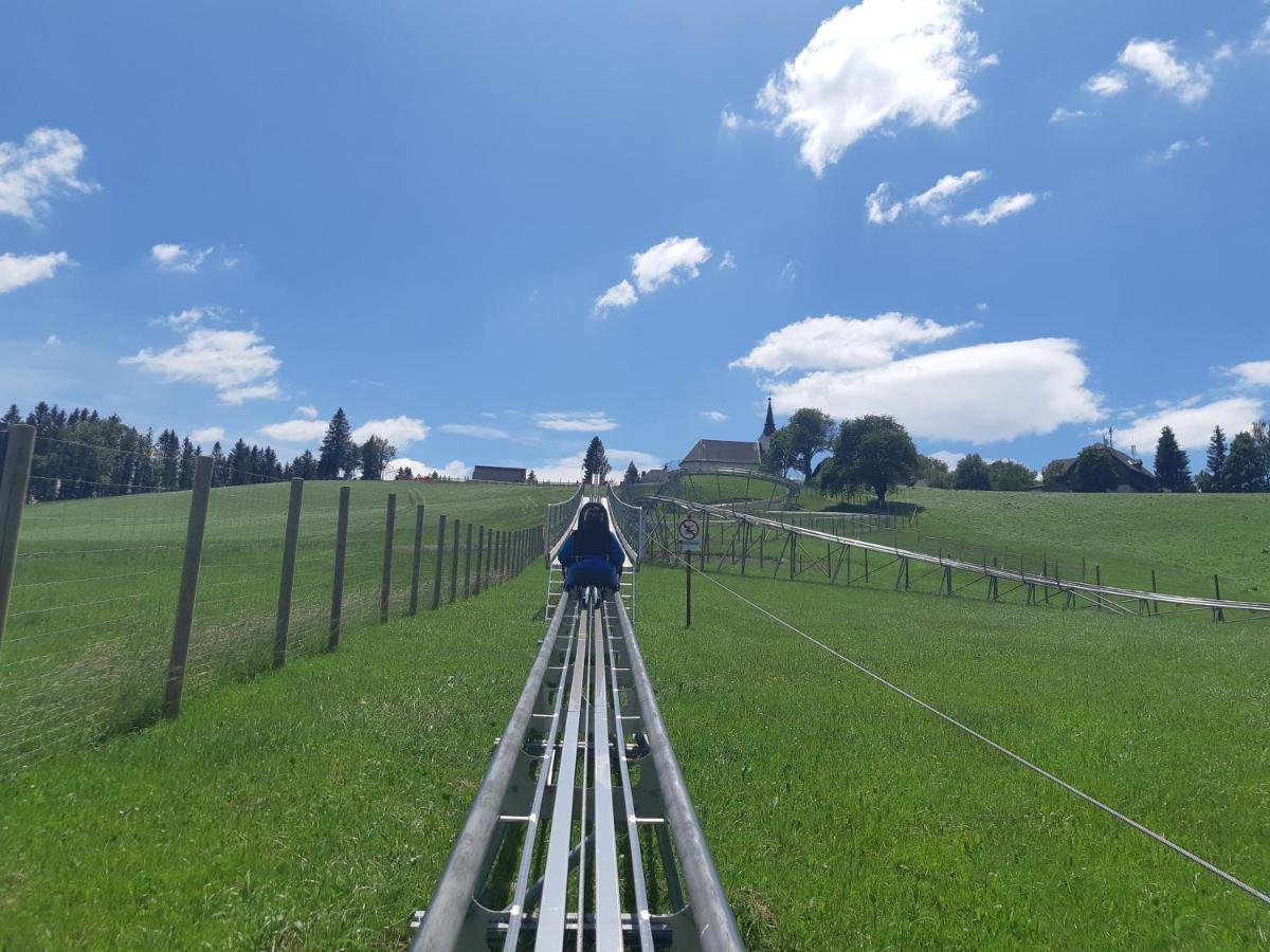 Gasthof Klug Zum Ehrensepp Modriach Buitenkant foto