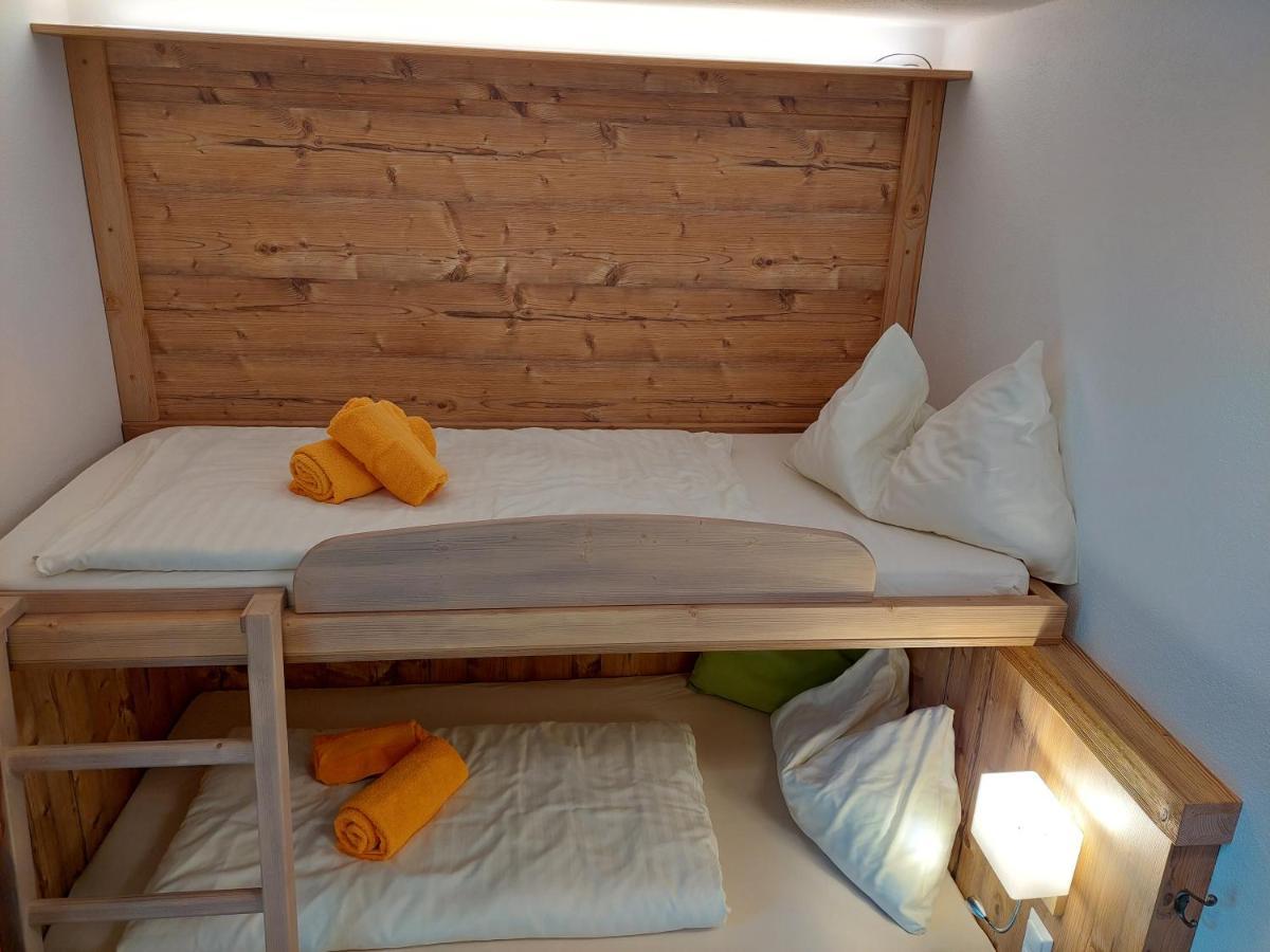 Gasthof Klug Zum Ehrensepp Modriach Buitenkant foto