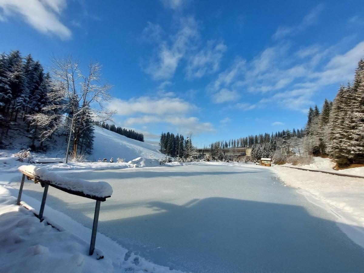 Gasthof Klug Zum Ehrensepp Modriach Buitenkant foto