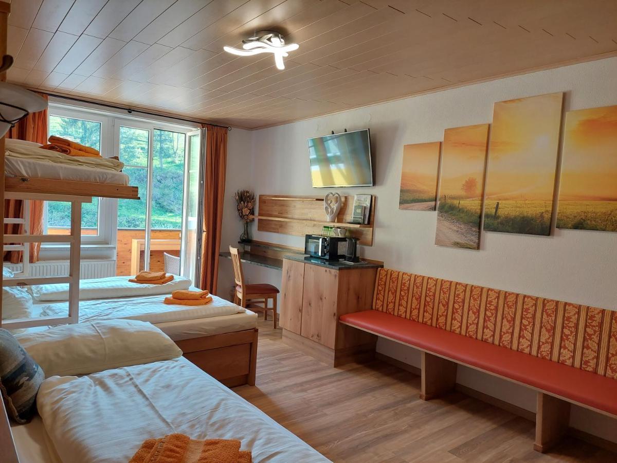 Gasthof Klug Zum Ehrensepp Modriach Buitenkant foto