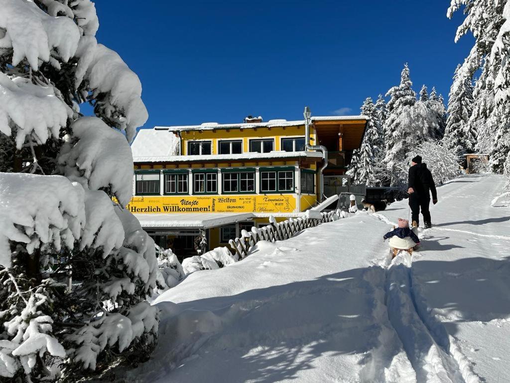 Gasthof Klug Zum Ehrensepp Modriach Buitenkant foto