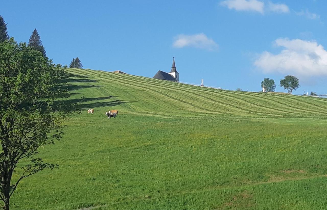 Gasthof Klug Zum Ehrensepp Modriach Buitenkant foto